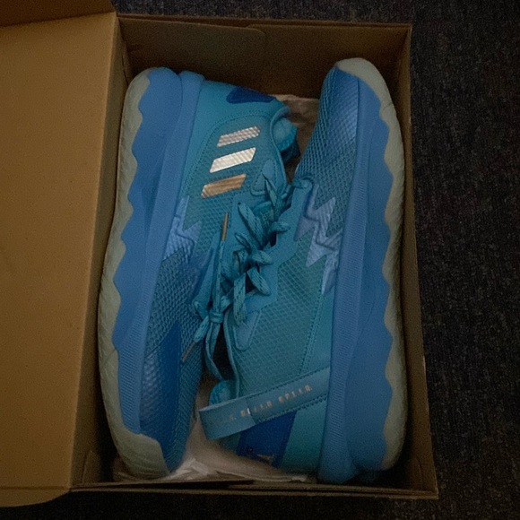 adidas Other - Dame 8
